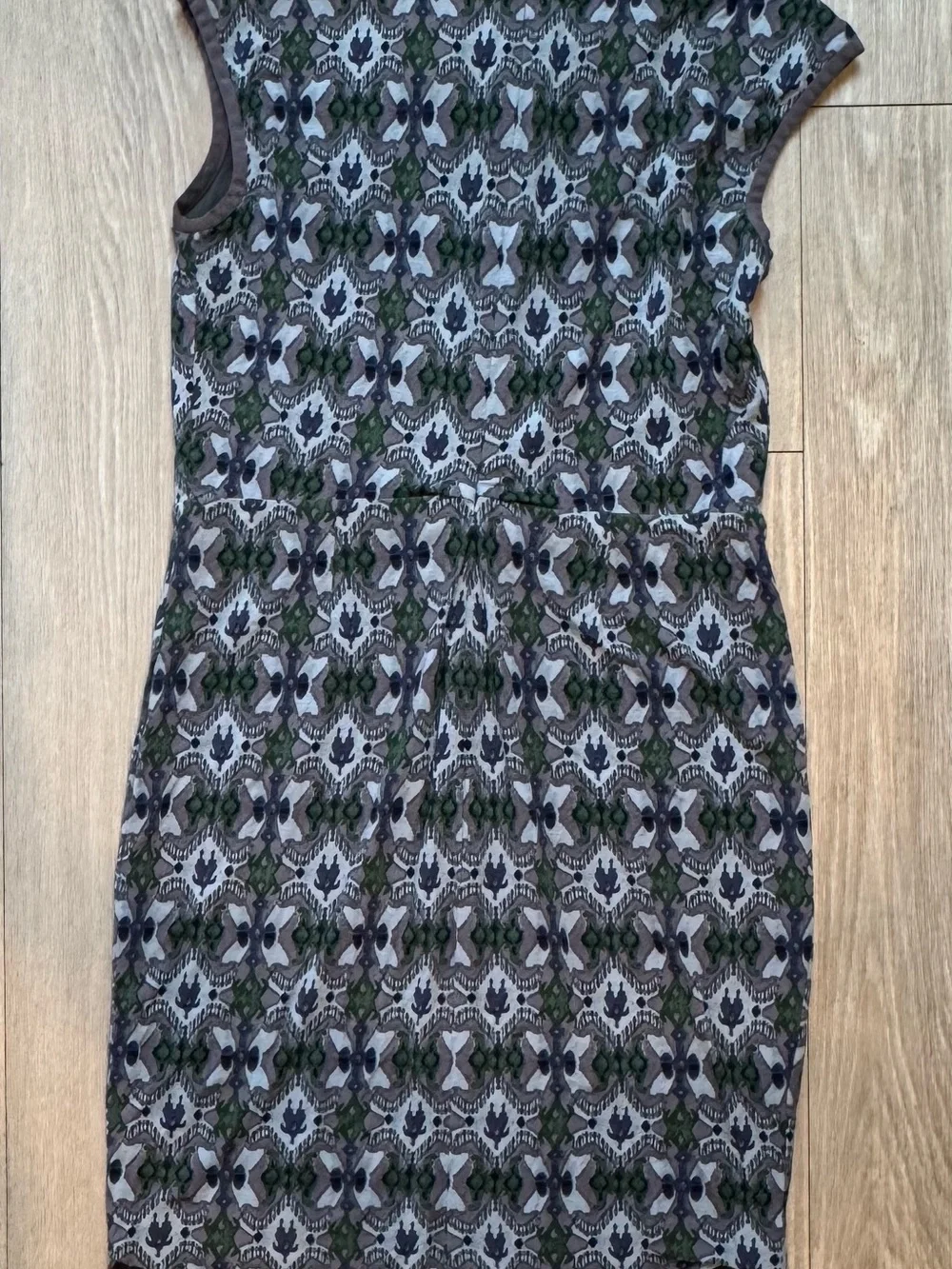 Tory Burch Cap Sleeve Patterned Sheath Dress in Gray and Green